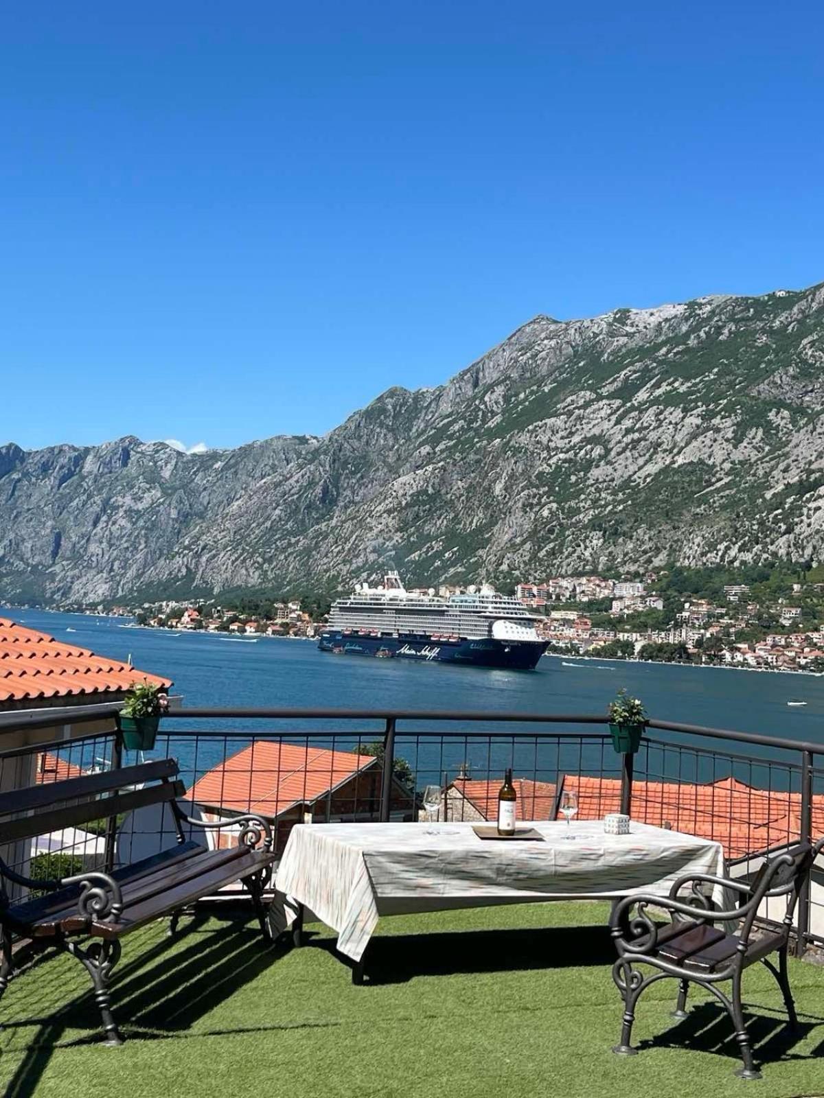 Asija Apartment Kotor Luaran gambar