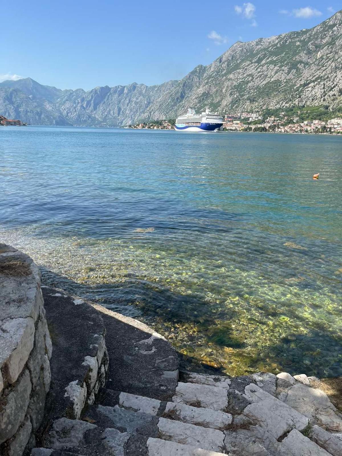 Asija Apartment Kotor Luaran gambar