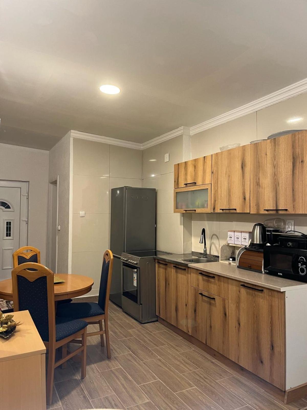 Asija Apartment Kotor Luaran gambar