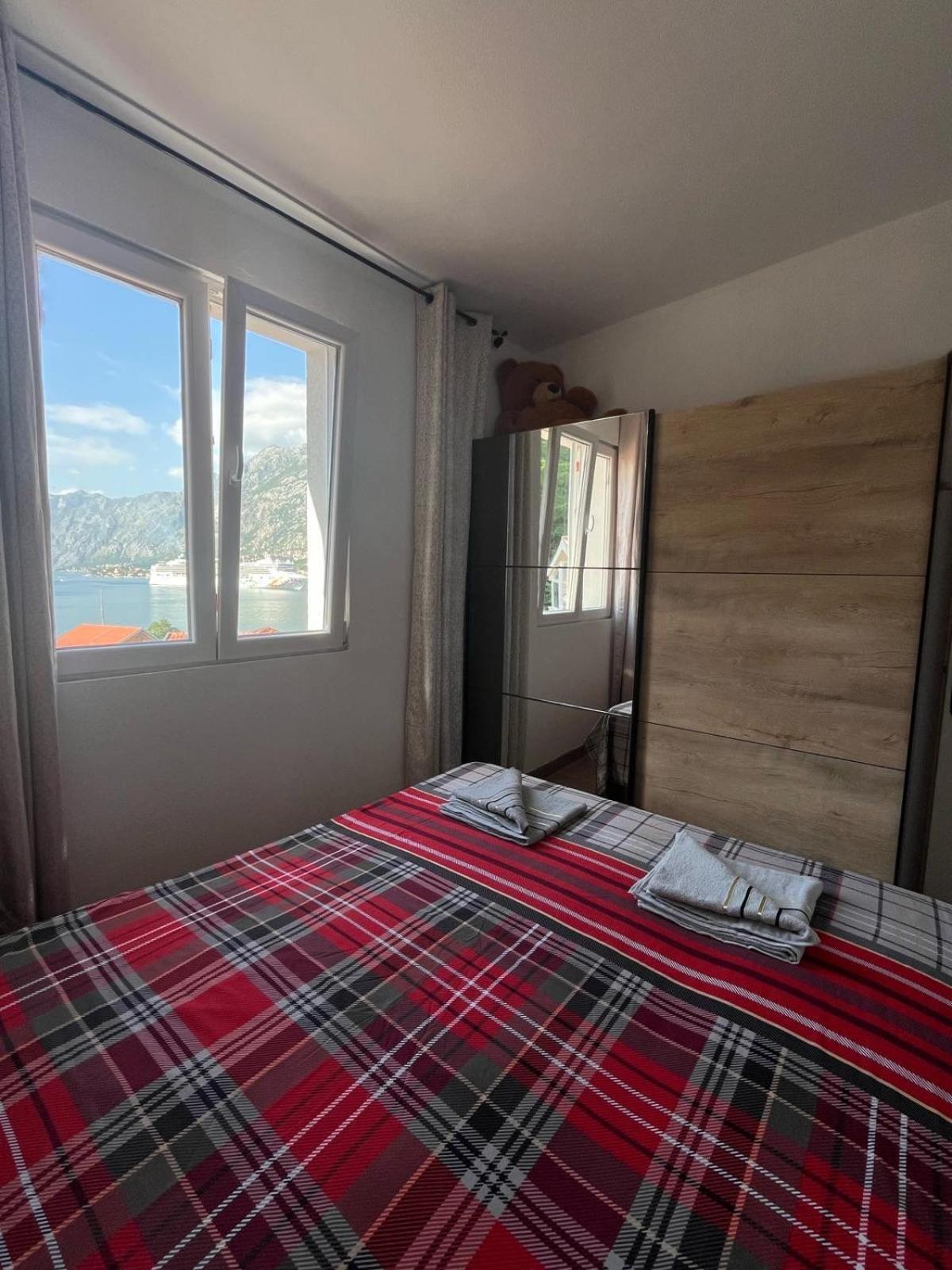 Asija Apartment Kotor Luaran gambar